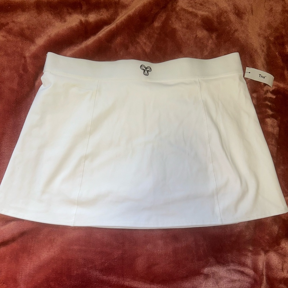 TNA tennis skirt BNWT
